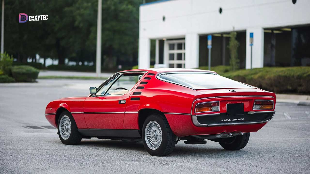 Alfa Romeo Montreal