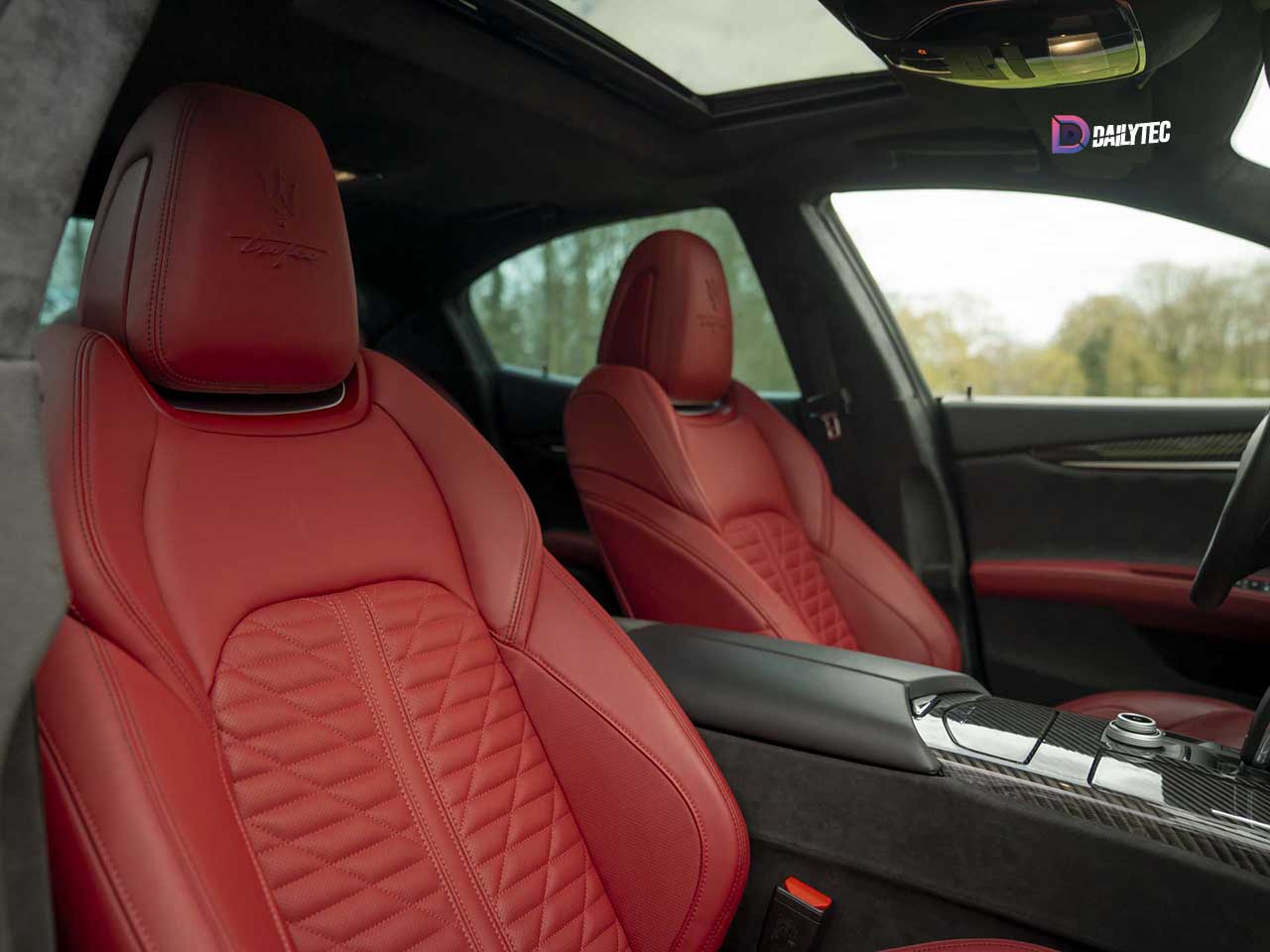 داخل کابین Maserati Ghibli